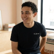 T-shirt en Coton avec Message Brodé Personnalisé